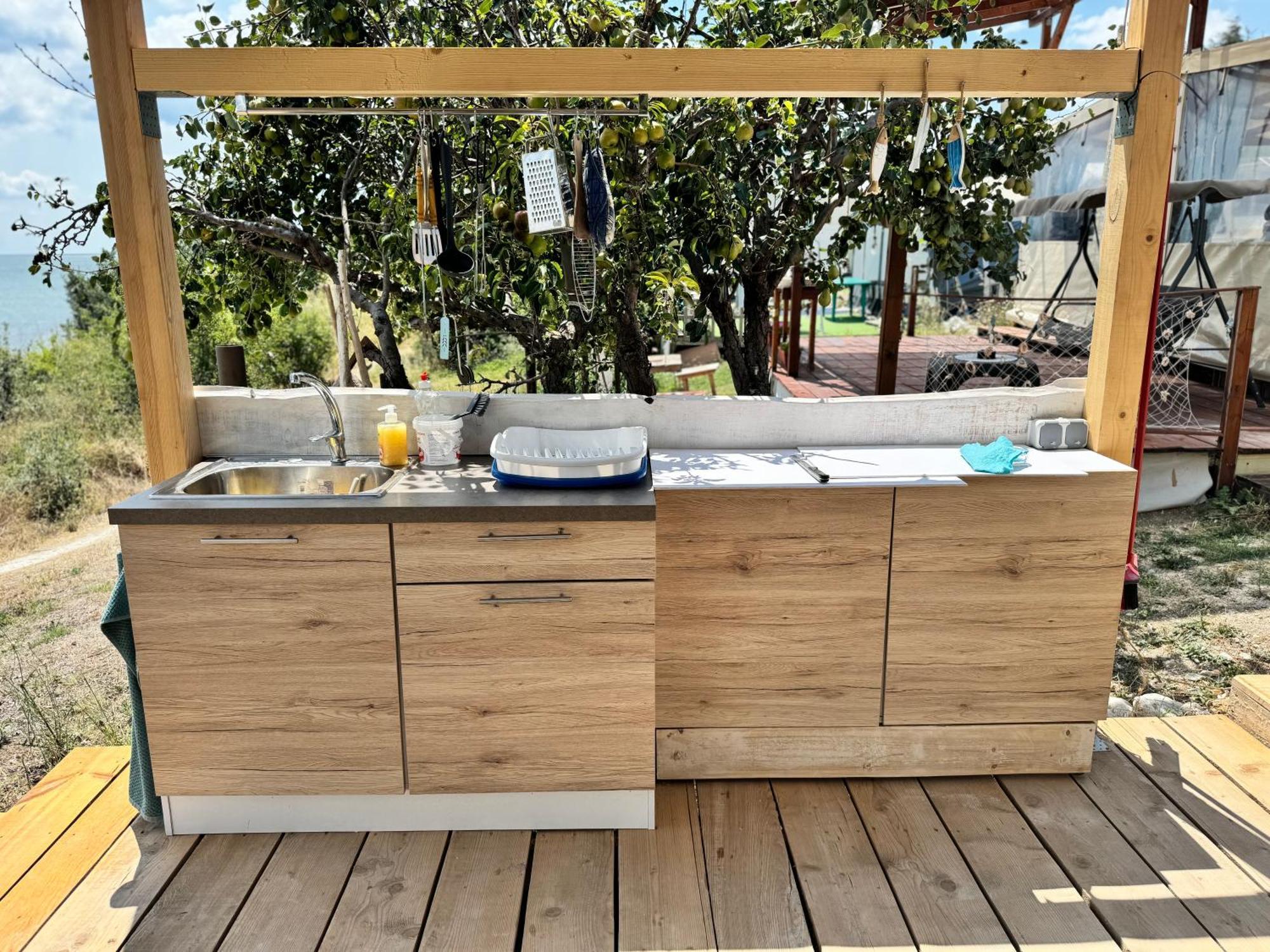 Karavana Tropicana Varna ภายนอก รูปภาพ