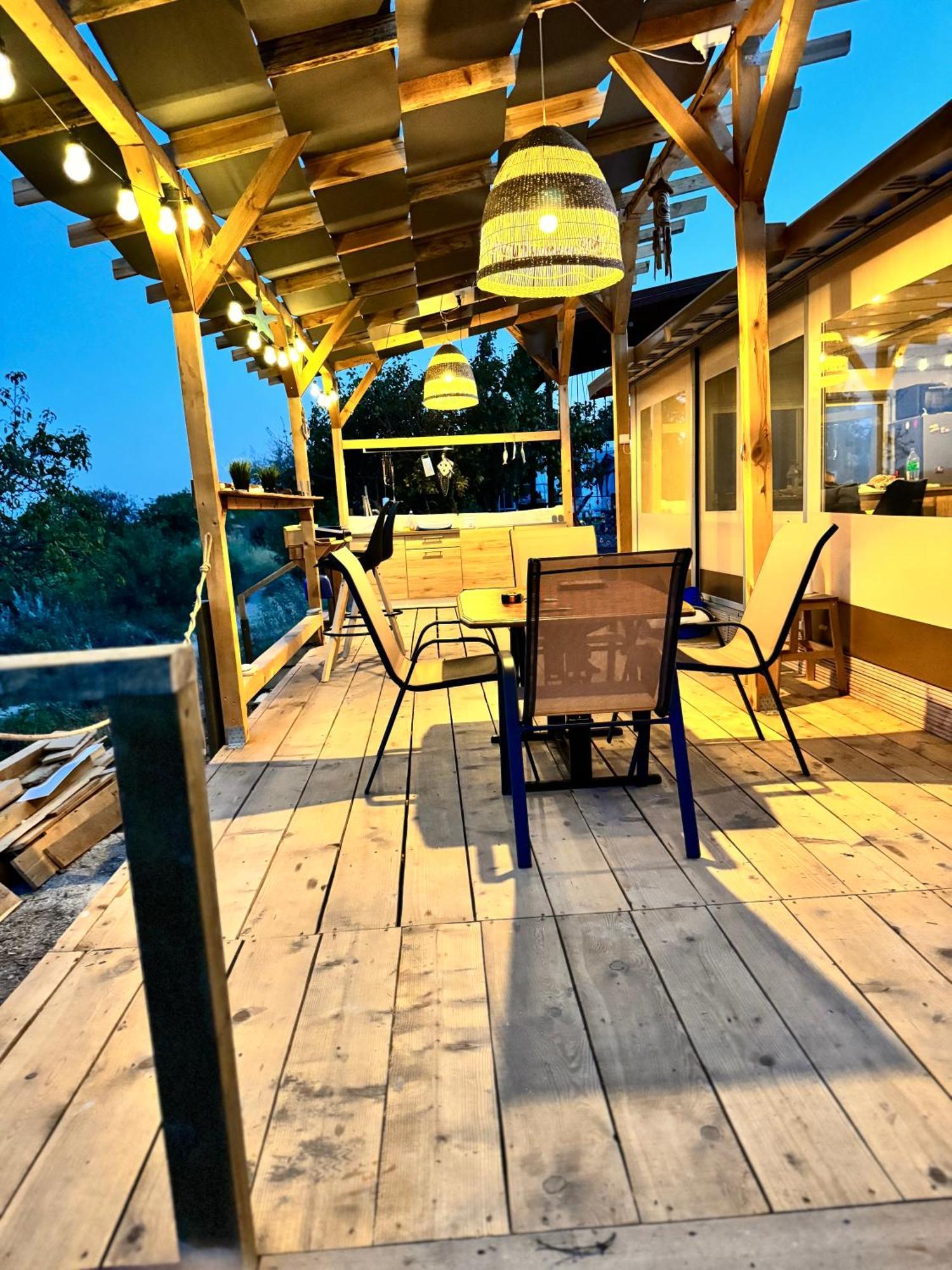Karavana Tropicana Varna ภายนอก รูปภาพ