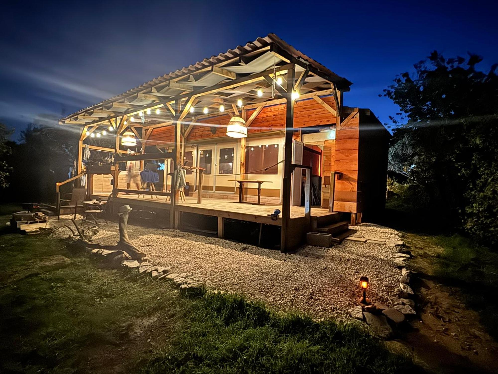 Karavana Tropicana Varna ภายนอก รูปภาพ
