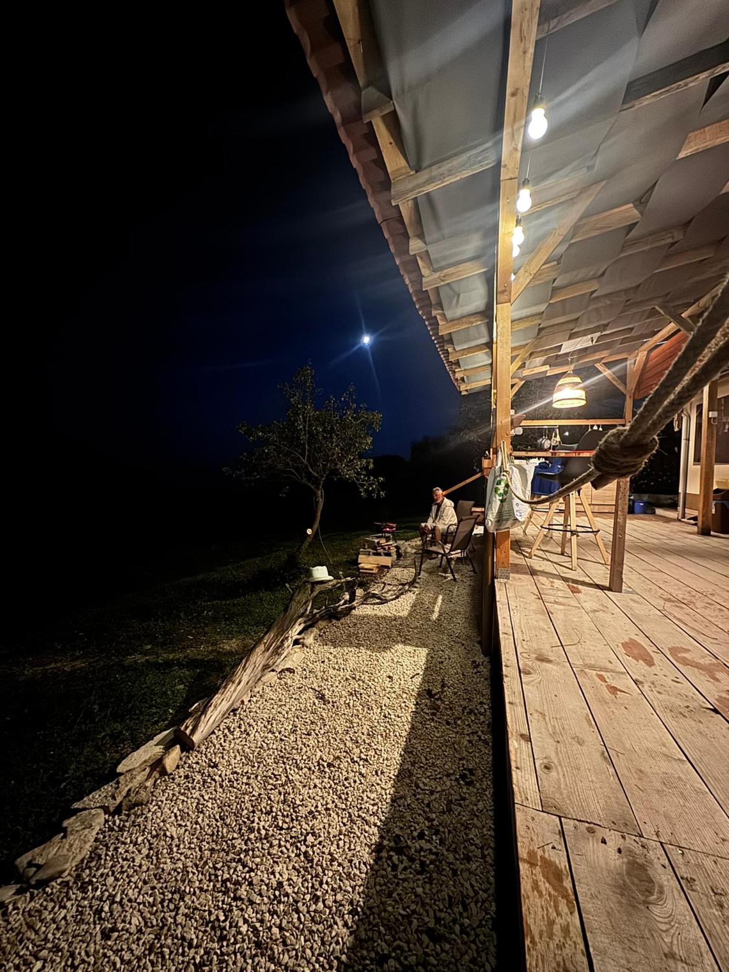 Karavana Tropicana Varna ภายนอก รูปภาพ