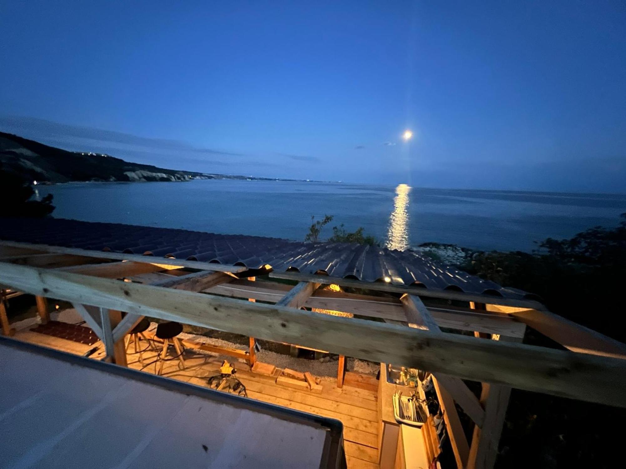 Karavana Tropicana Varna ภายนอก รูปภาพ